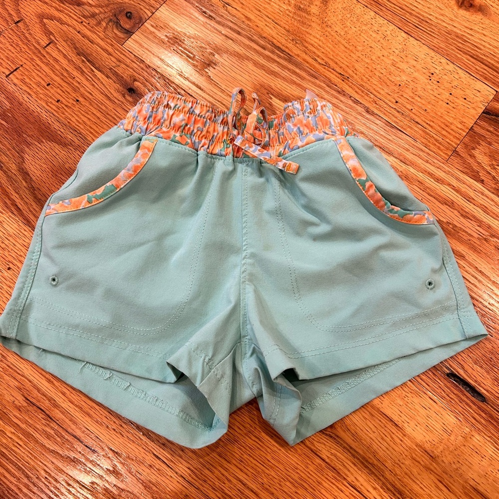 Little girls Columbia  PFG shorts